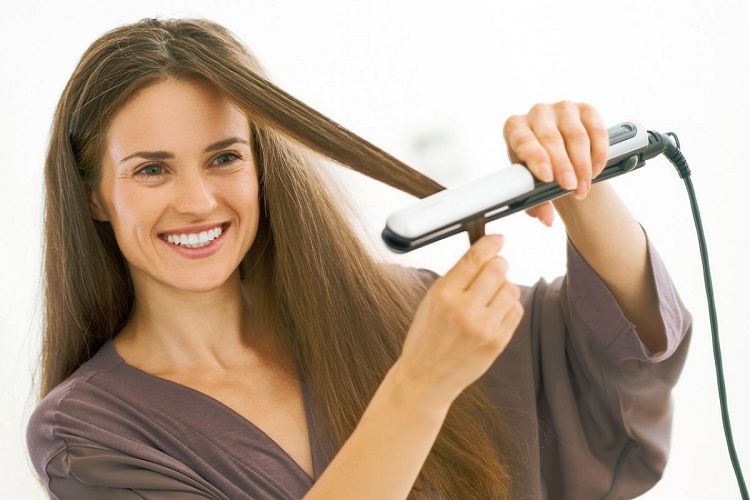 مراحل صحیح حالت دادن مو با اتو مو