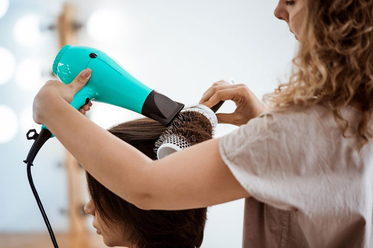 خشک کردن مو بعد از پروتئین تراپی مو